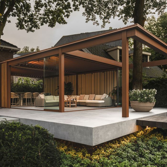 Plissees, Rollos und Vorhänge nach Maß – stilvoll, funktional und immer abgestimmt auf Ihr Raumkonzept.